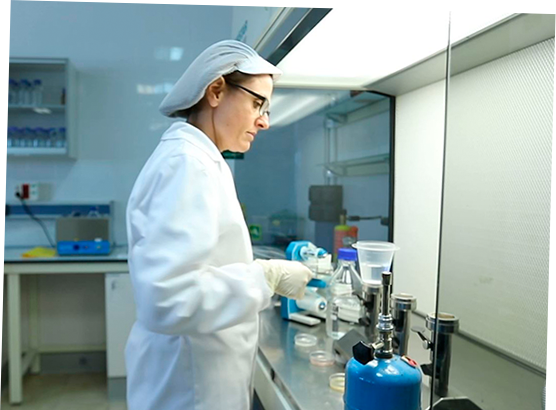LABORATORIOS EN LOS CENTROS DE PRODUCCIÓN